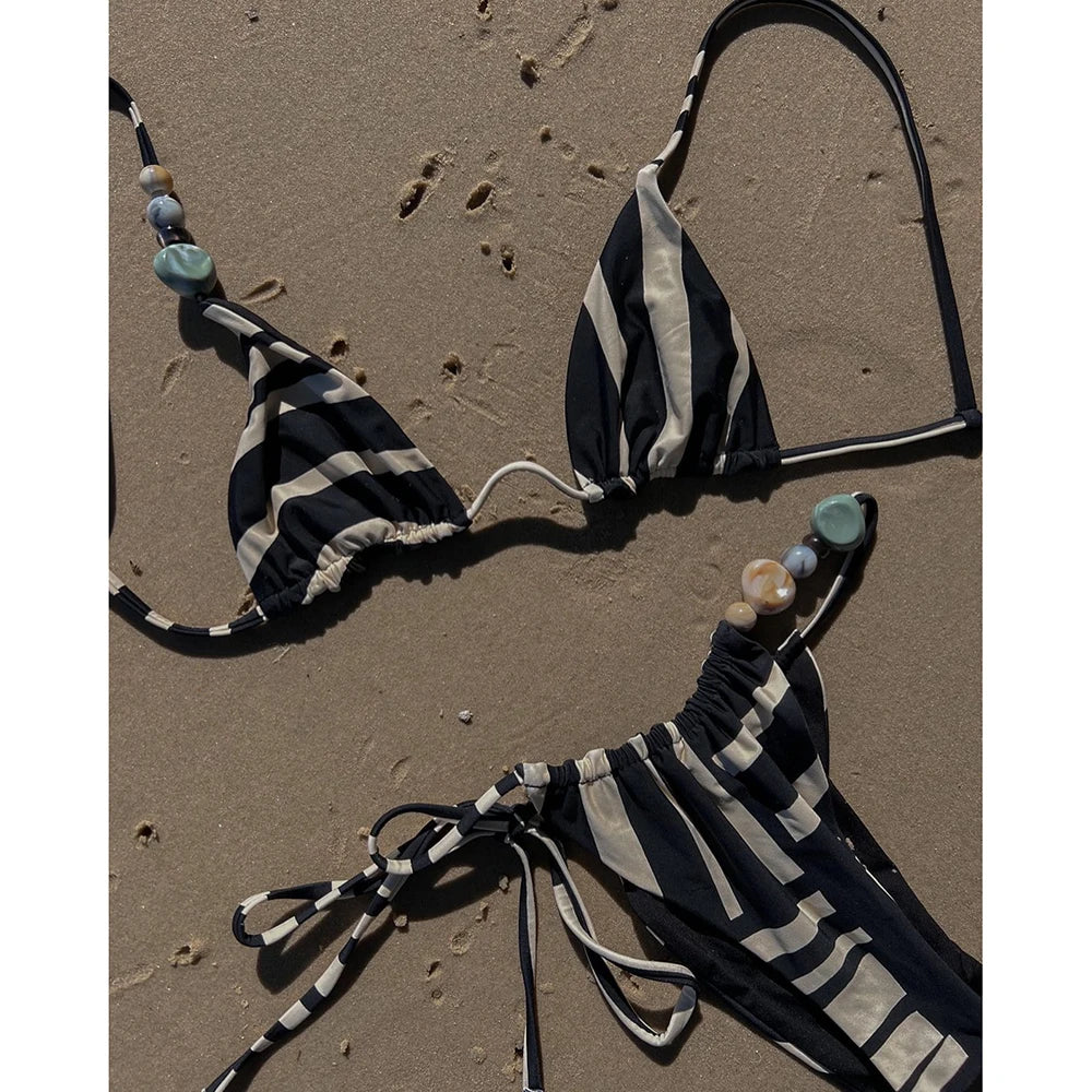 Conjunto bikini micro riscas push-up vista lateral – Vanthéon